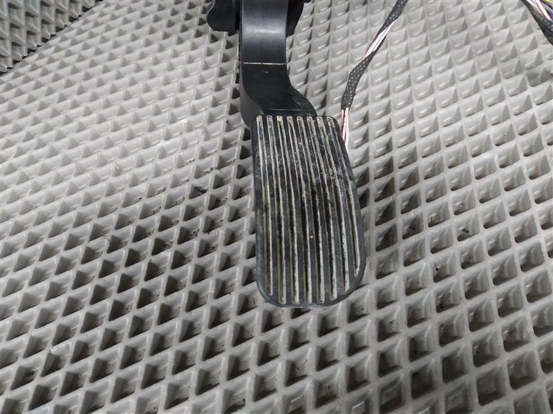 педаль газа, 1850 рублей, Санкт-Петербург