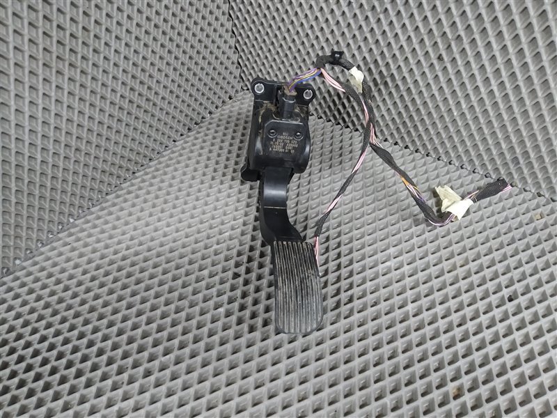 педаль газа, 1850 рублей, Санкт-Петербург