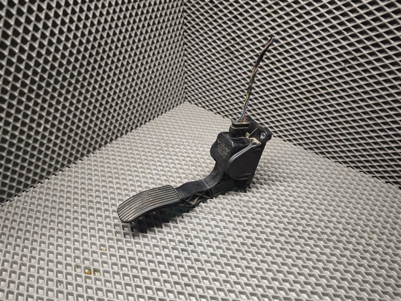 педаль газа, 1850 рублей, Санкт-Петербург