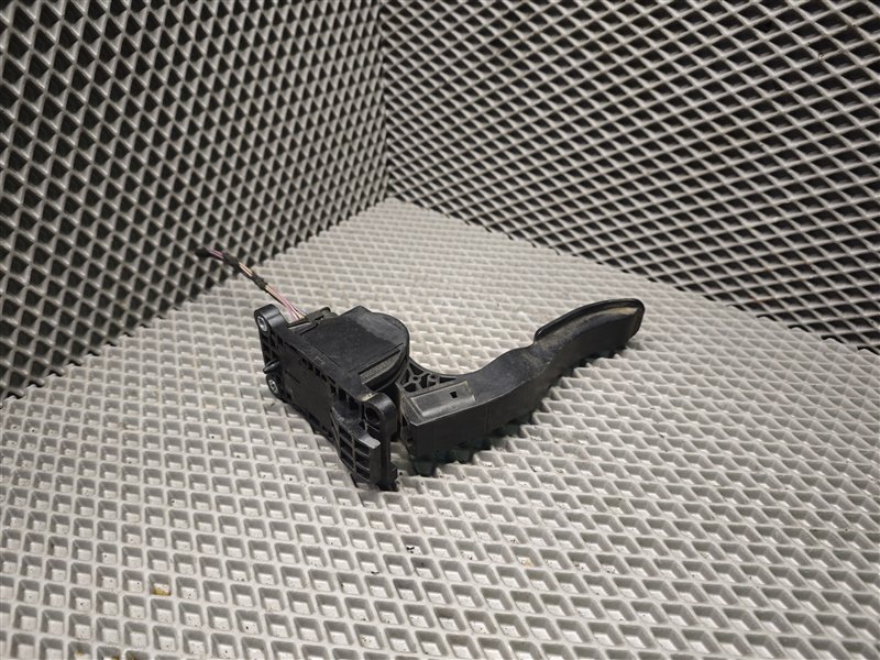 педаль газа, 1850 рублей, Санкт-Петербург