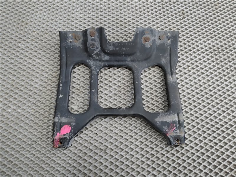 Кронштейн замка капота, 4420 рублей, Санкт-Петербург