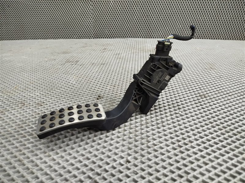 педаль газа, 2600 рублей, Санкт-Петербург