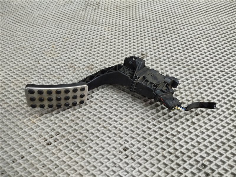 педаль газа, 2600 рублей, Санкт-Петербург