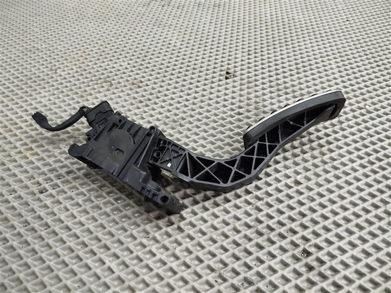 педаль газа, 2600 рублей, Санкт-Петербург