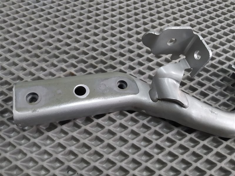 петля капота, 3735 рублей, Санкт-Петербург