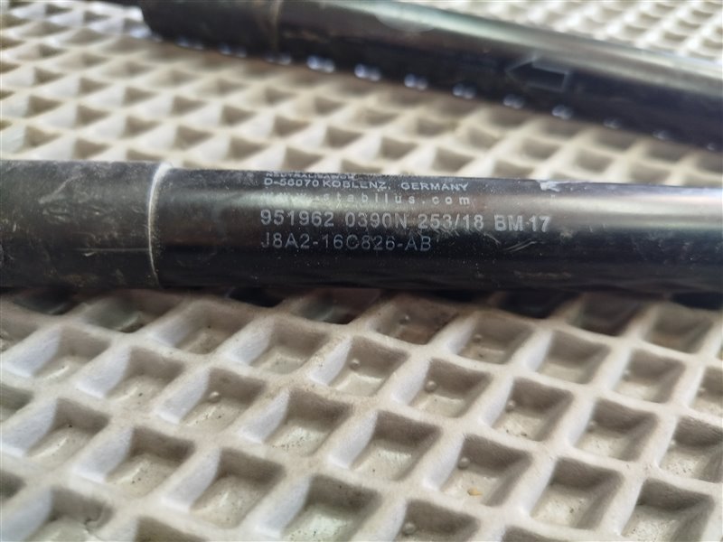 амортизатор капота, 2660 рублей, Санкт-Петербург