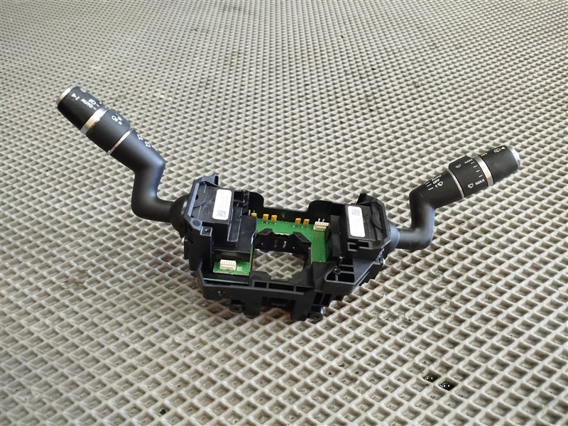 подрулевой переключатель, 7880 рублей, Санкт-Петербург