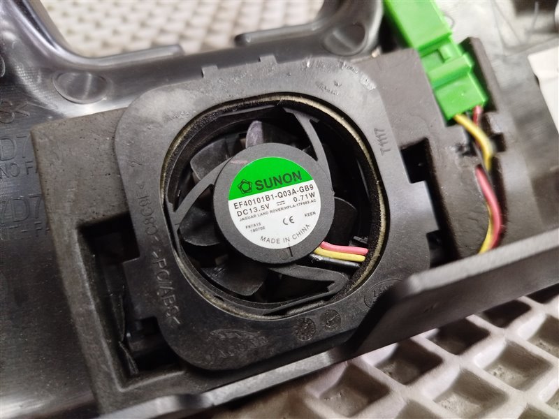 Накладка зеркала, 2335 рублей, Санкт-Петербург