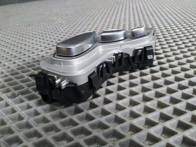 кнопки управления сиденьем, 18955 рублей, Санкт-Петербург