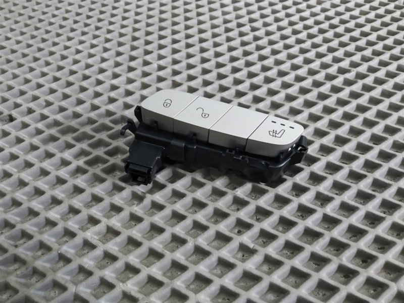 кнопка обогрева сидений, 3810 рублей, Санкт-Петербург