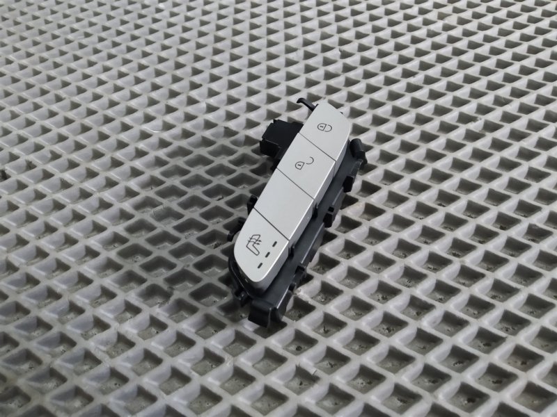 кнопка обогрева сидений, 3810 рублей, Санкт-Петербург