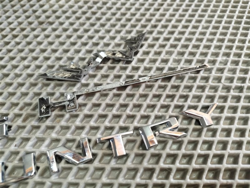 эмблема, 2810 рублей, Санкт-Петербург