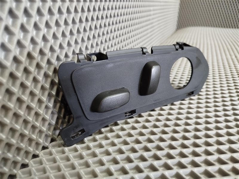 кнопки управления сиденьем, 10225 рублей, Санкт-Петербург