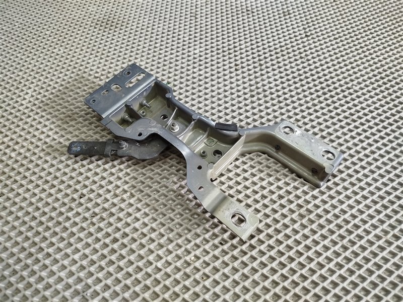 кронштейн бампера, 7505 рублей, Санкт-Петербург