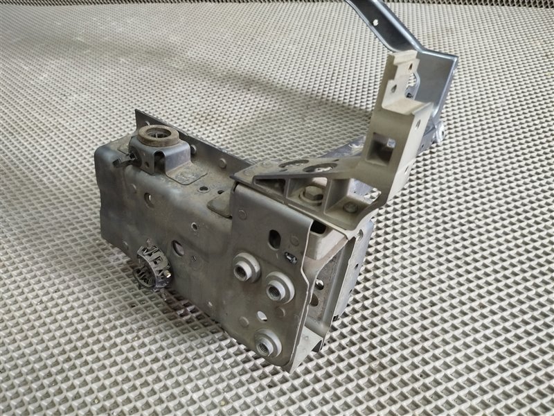 кронштейн фары, 18740 рублей, Санкт-Петербург