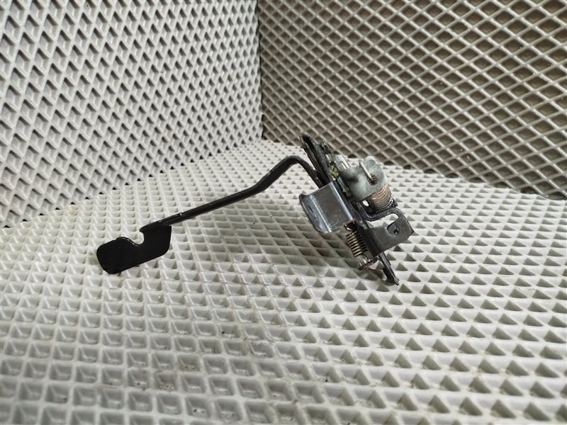 замок капота, 2825 рублей, Санкт-Петербург