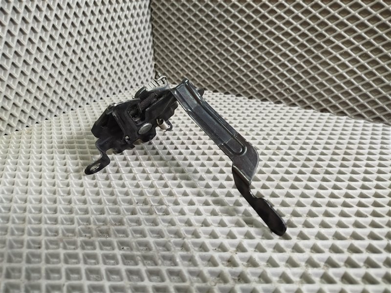 замок капота, 2825 рублей, Санкт-Петербург