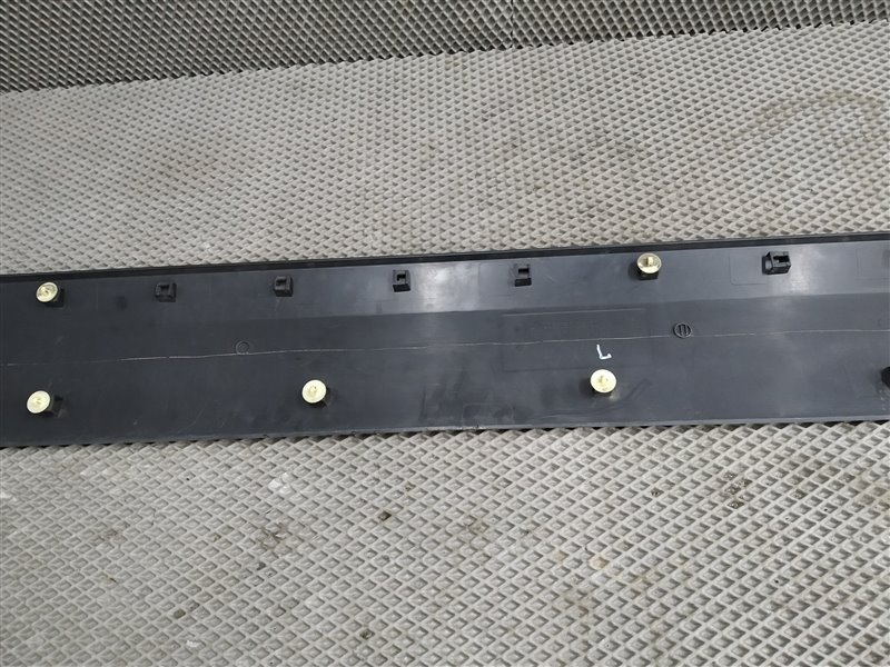 Молдинг, 2000 рублей, Санкт-Петербург