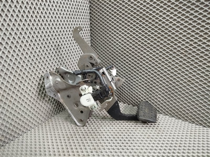 педаль тормоза, 4695 рублей, Санкт-Петербург