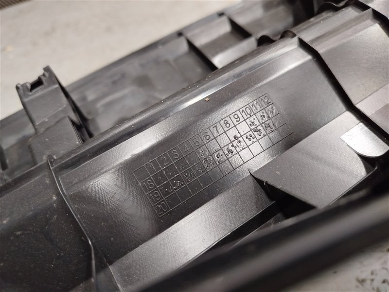 накладка багажника, 2825 рублей, Санкт-Петербург