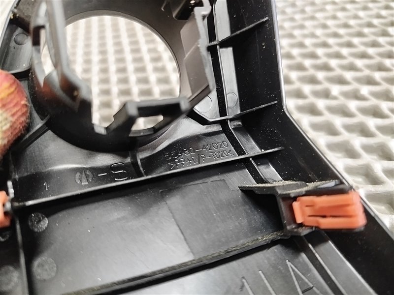 Накладка на торпедо, 2825 рублей, Санкт-Петербург