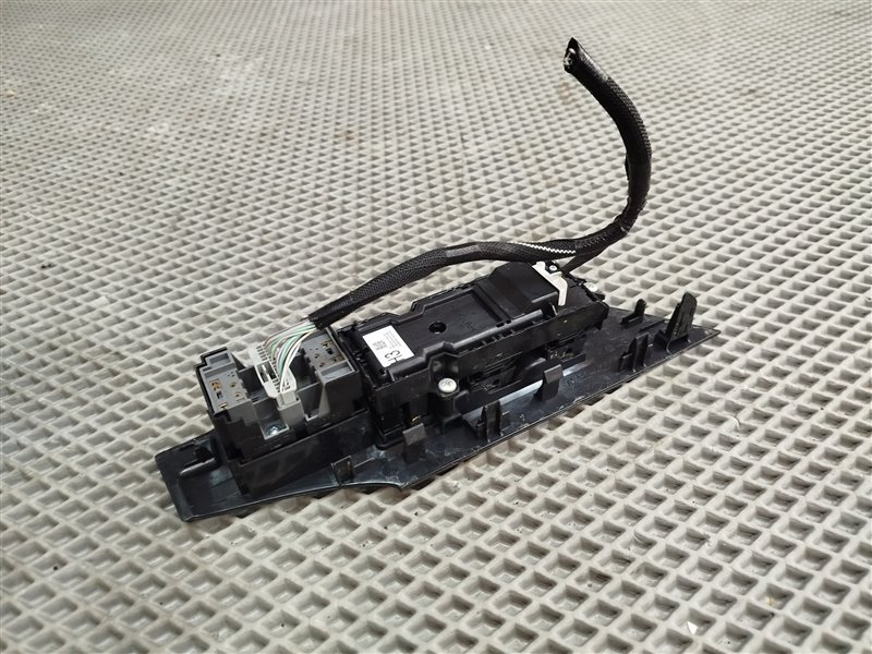 блок кнопок стеклоподъемника, 15065 рублей, Санкт-Петербург