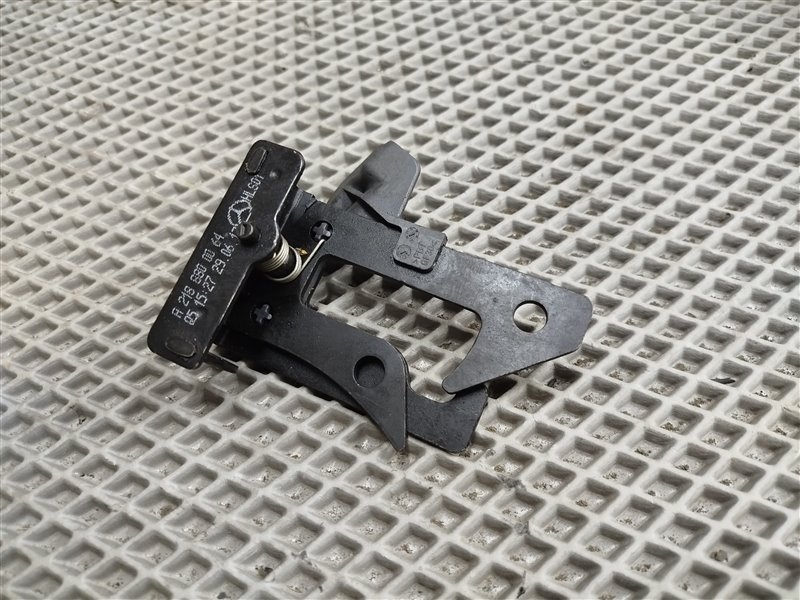 крюк капота, 1895 рублей, Санкт-Петербург