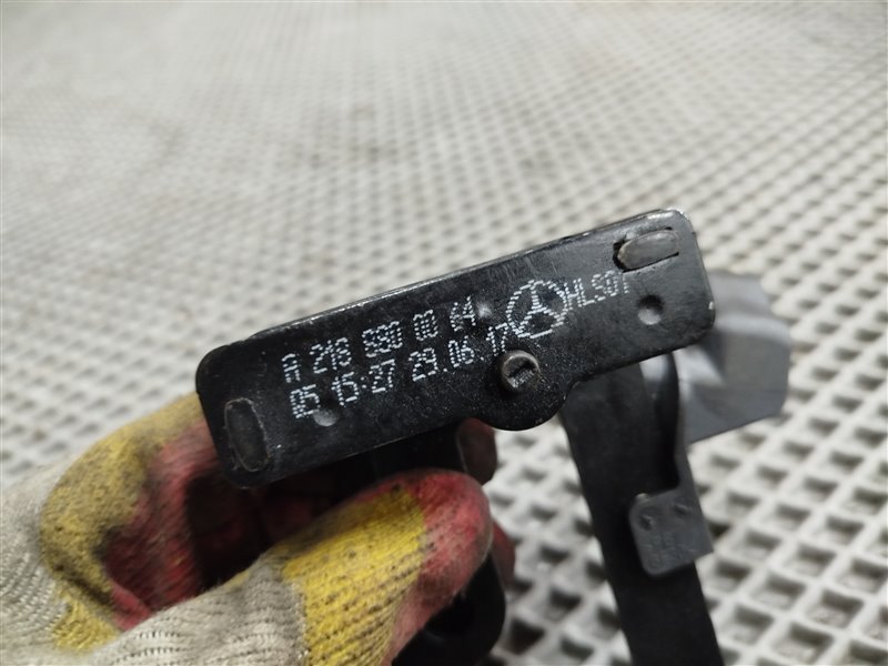 крюк капота, 1895 рублей, Санкт-Петербург