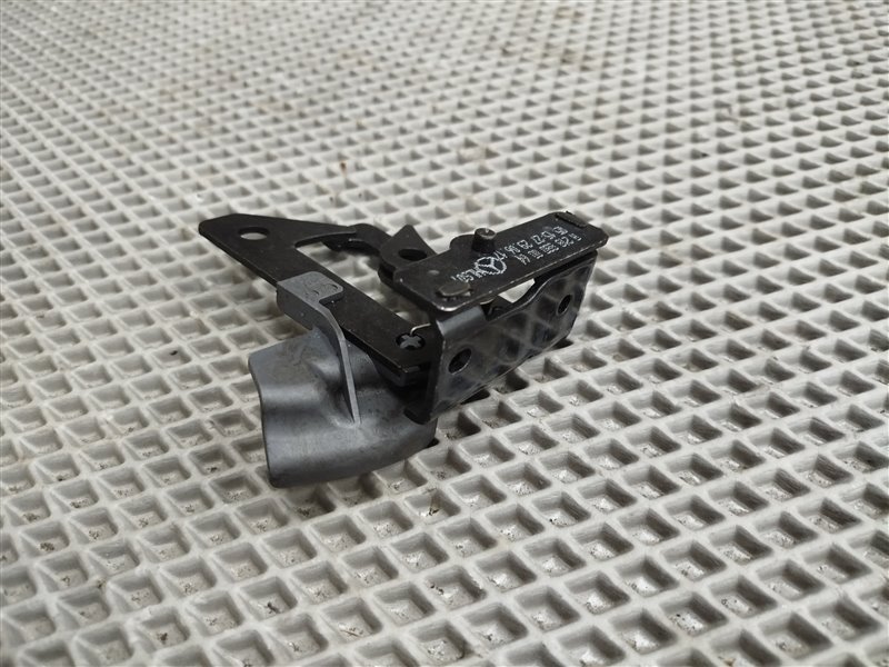 крюк капота, 1895 рублей, Санкт-Петербург