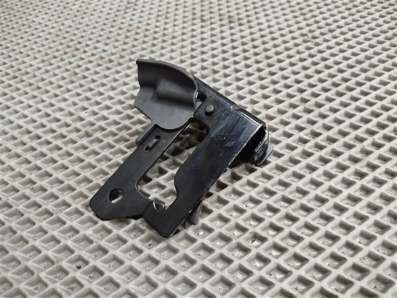 крюк капота, 1895 рублей, Санкт-Петербург