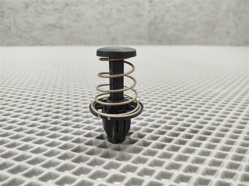 пружина капота, 1425 рублей, Санкт-Петербург