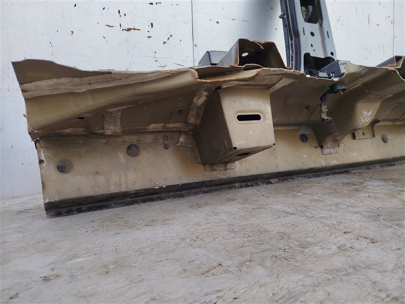 стойка кузова, 70470 рублей, Санкт-Петербург