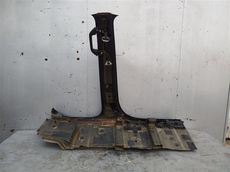 стойка кузова, 61010 рублей, Санкт-Петербург