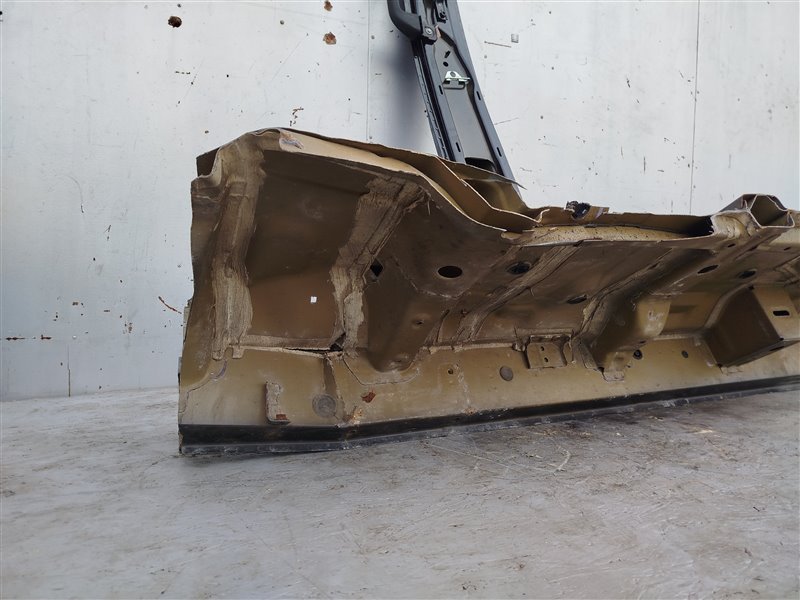 стойка кузова, 61010 рублей, Санкт-Петербург