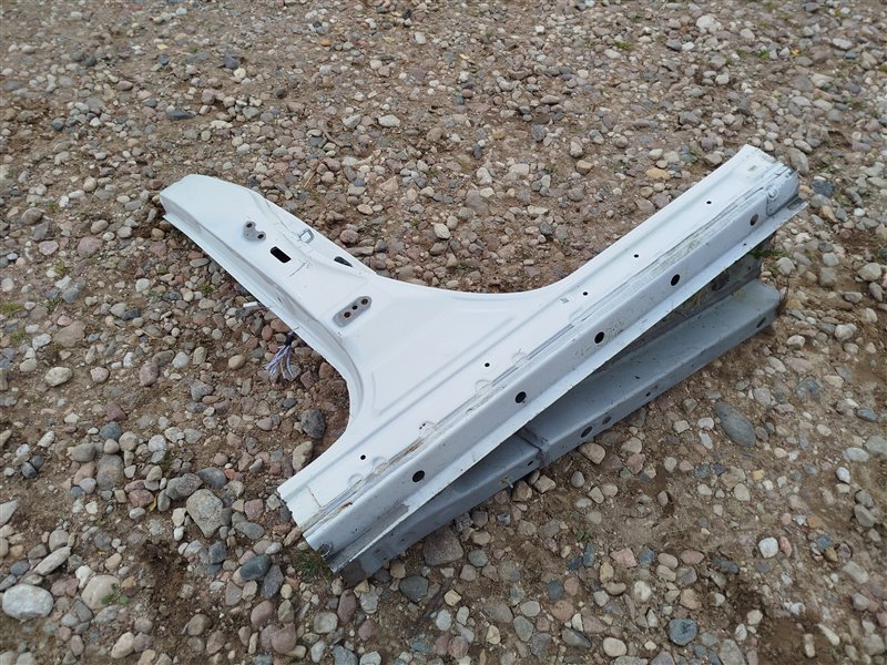 стойка кузова, 33015 рублей, Санкт-Петербург