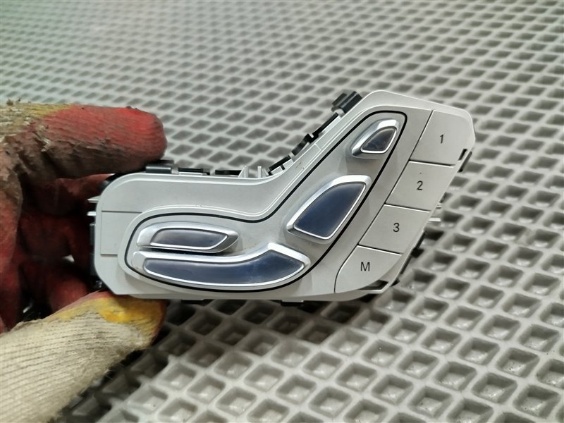 кнопки управления сиденьем, 3900 рублей, Санкт-Петербург