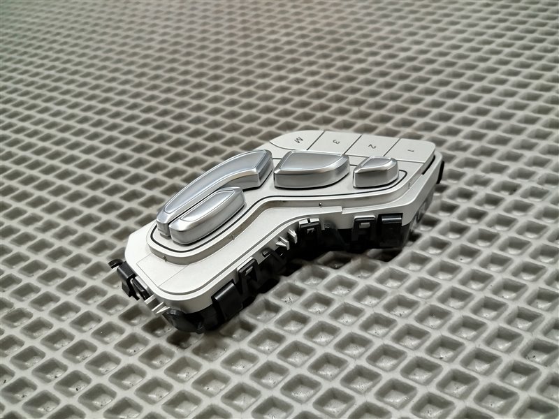 кнопки управления сиденьем, 4400 рублей, Санкт-Петербург