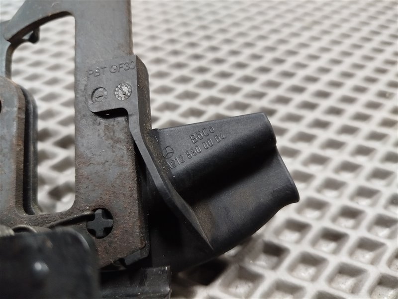 крюк капота, 1425 рублей, Санкт-Петербург