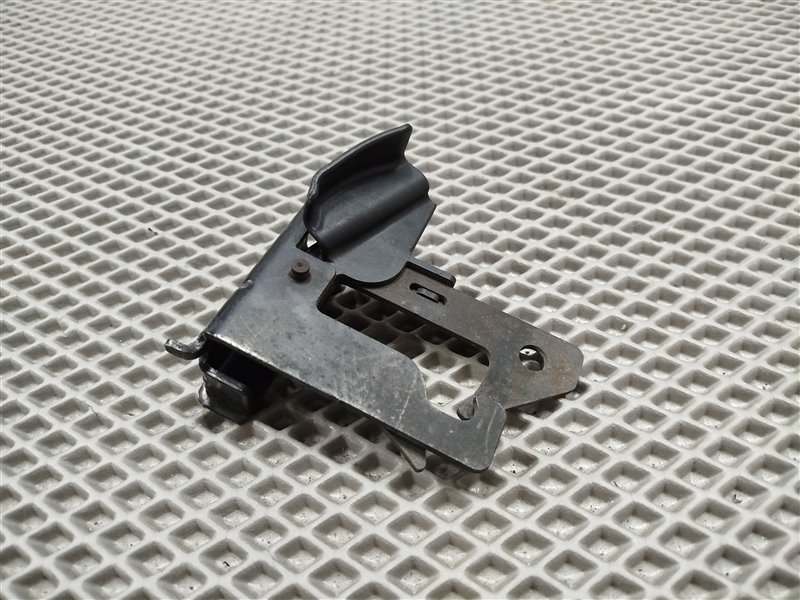 крюк капота, 1425 рублей, Санкт-Петербург