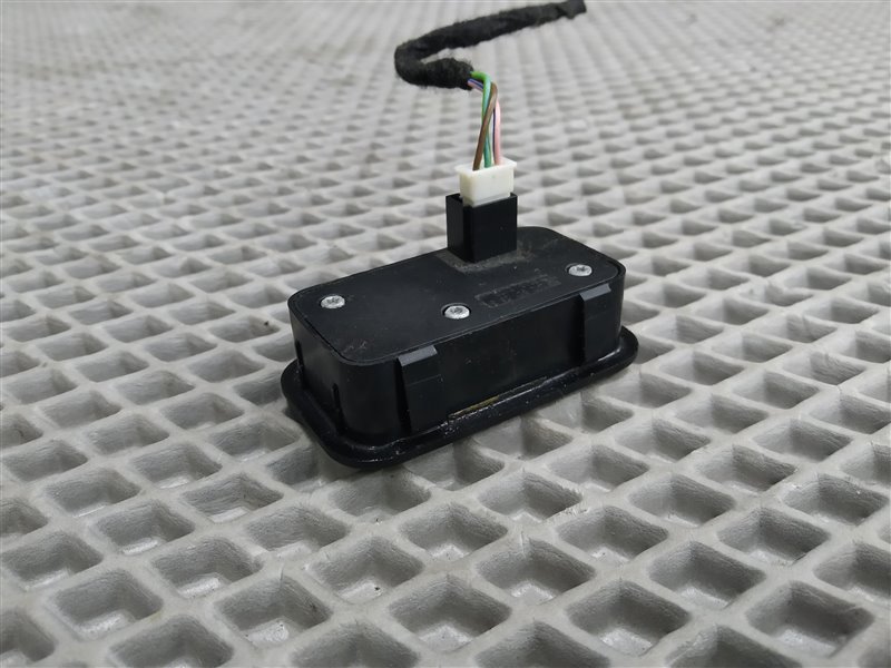 кнопка крышки багажника, 1800 рублей, Санкт-Петербург