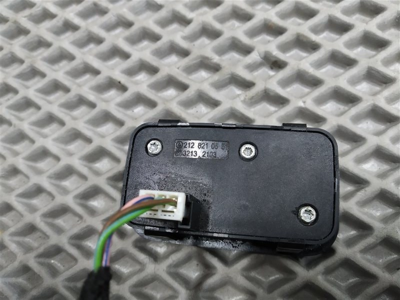 кнопка крышки багажника, 1800 рублей, Санкт-Петербург