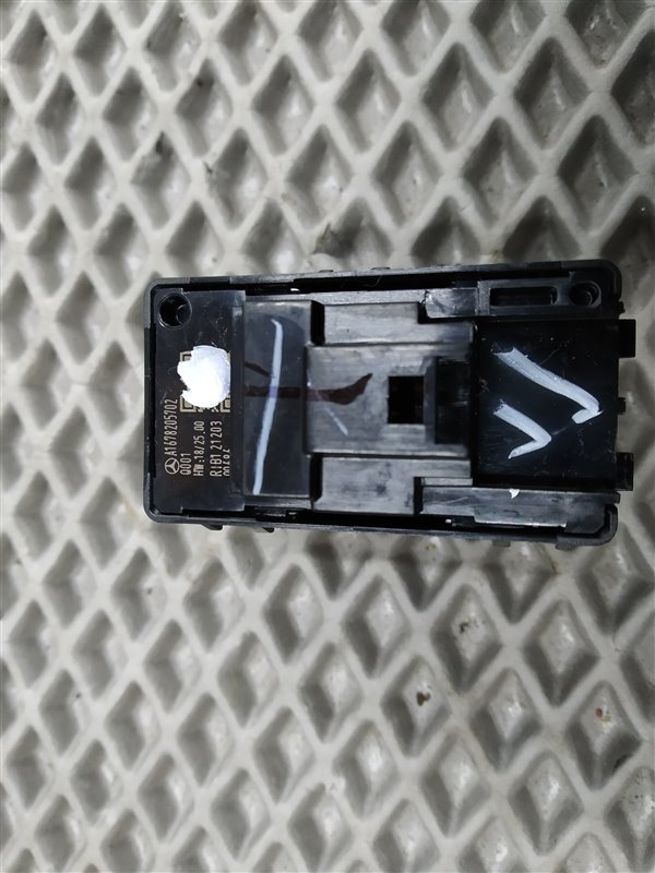 кнопка крышки багажника, 2500 рублей, Санкт-Петербург