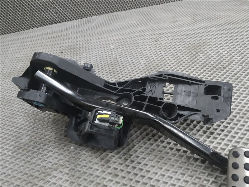 педаль тормоза, 5000 рублей, Санкт-Петербург