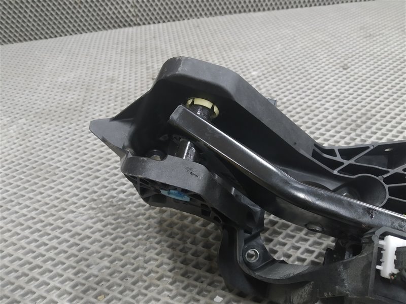 педаль тормоза, 5000 рублей, Санкт-Петербург