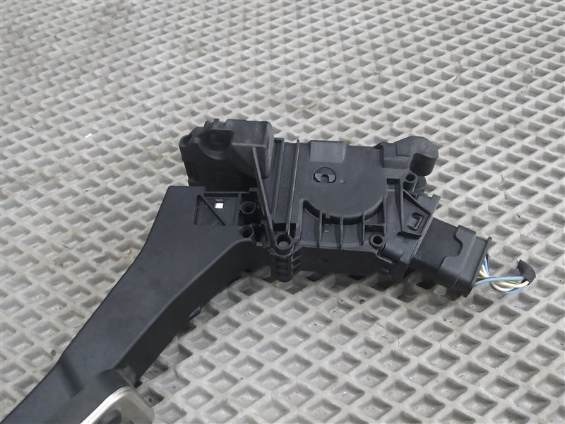 педаль газа, 5000 рублей, Санкт-Петербург