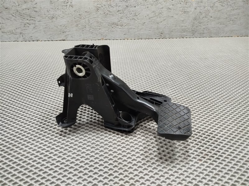 педаль тормоза, 2000 рублей, Санкт-Петербург