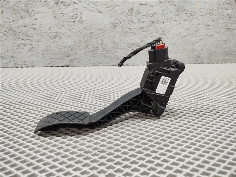 педаль газа, 1500 рублей, Санкт-Петербург