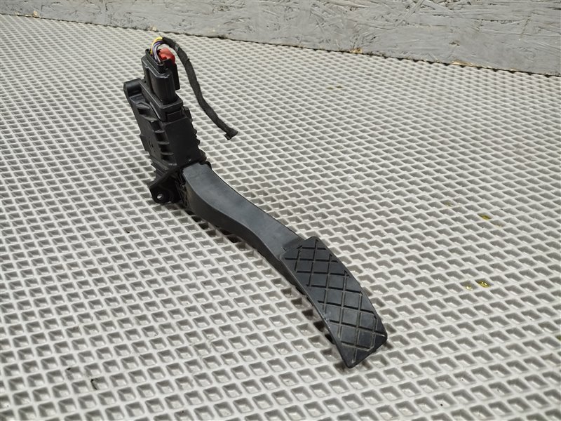 педаль газа, 1500 рублей, Санкт-Петербург