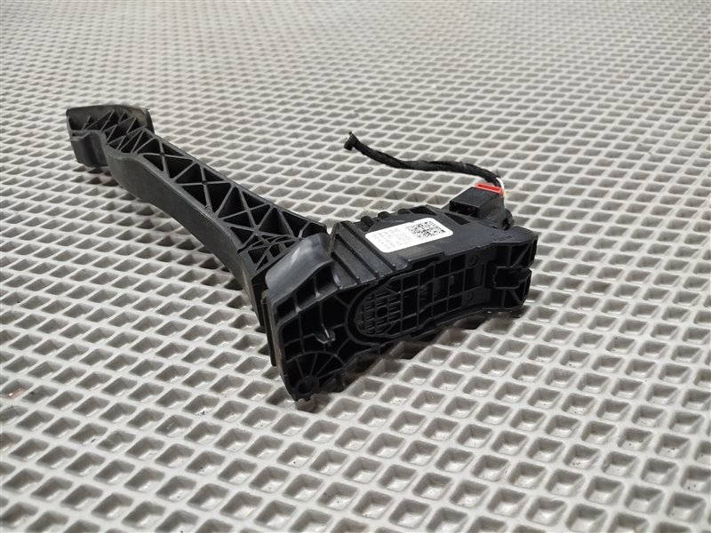 педаль газа, 1500 рублей, Санкт-Петербург