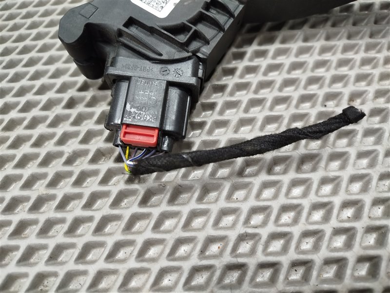 педаль газа, 1500 рублей, Санкт-Петербург